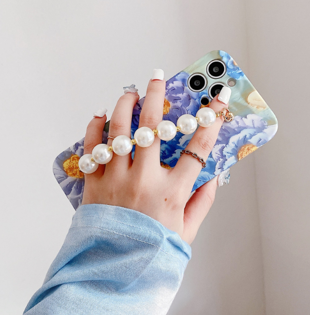 Pearl Chain Wristband Phone Cover